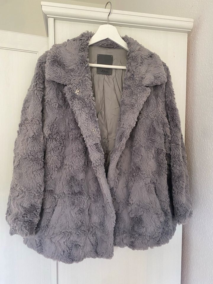 Übergangsjacke Fake Fur Fell in Hamburg