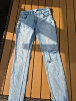 H & M Jeans hellblau Gr 40 Hessen - Karben Vorschau