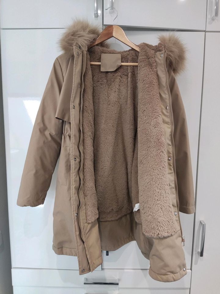 Winterjacke WIE NEU*** Größe L in Maßbach