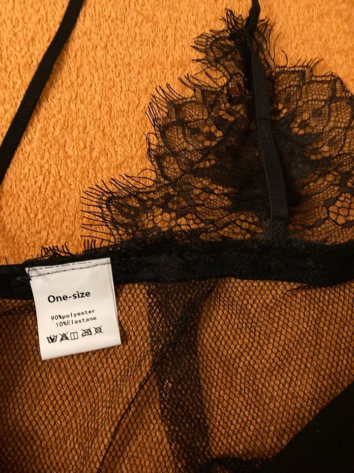 Sexy schwarze Unterwäsche, Negligé, mit String NEU in Berlin