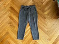 Vero Moda 7/8 Paperbag Hose Salz&Pfeffer wie neu L 40 Westerwaldkreis - Luckenbach Vorschau