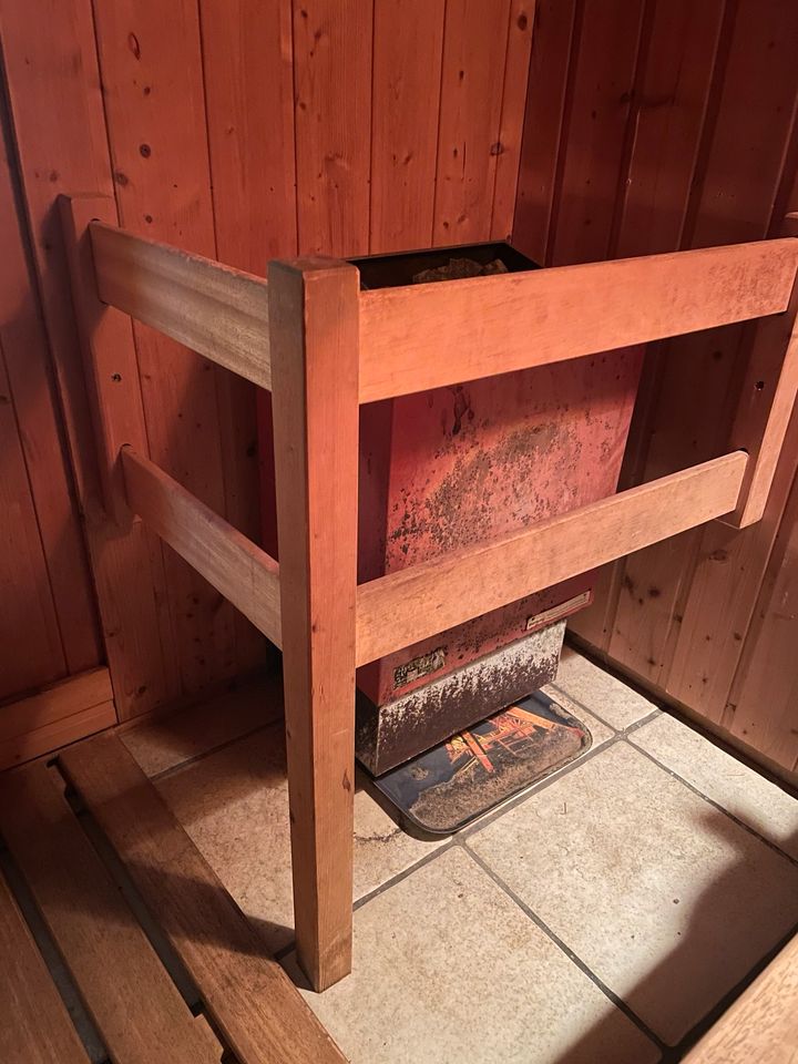 Sauna mit 7,5 kw Ofen und Zubehör in Duisburg