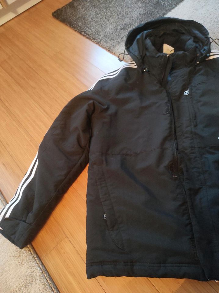 Super schöne Adidas Herren Jacke Gr.M in Muldestausee