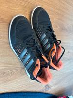 Adidas Sneaker Gr. 39 1/3 schwarz mit orange/Lachs Nordrhein-Westfalen - Greven Vorschau