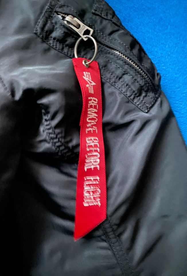 Alpha Industries Jacke Größe M in Salzhemmendorf