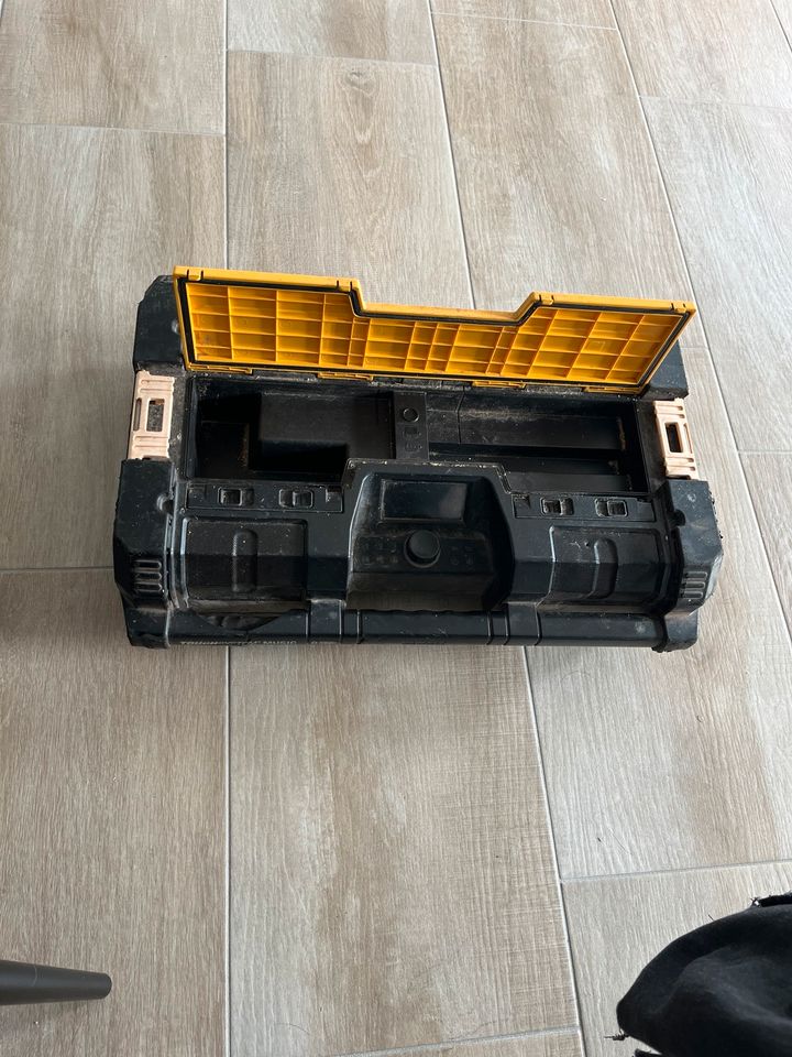 DeWalt Radio Toughsystem in Garrel