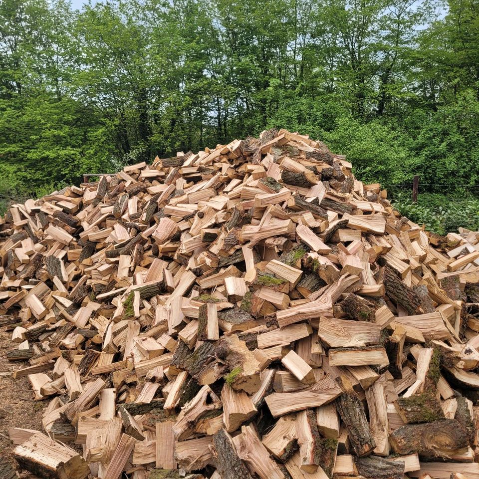Verkaufe Eichenholz für den kommenden Winter in Kreuzau