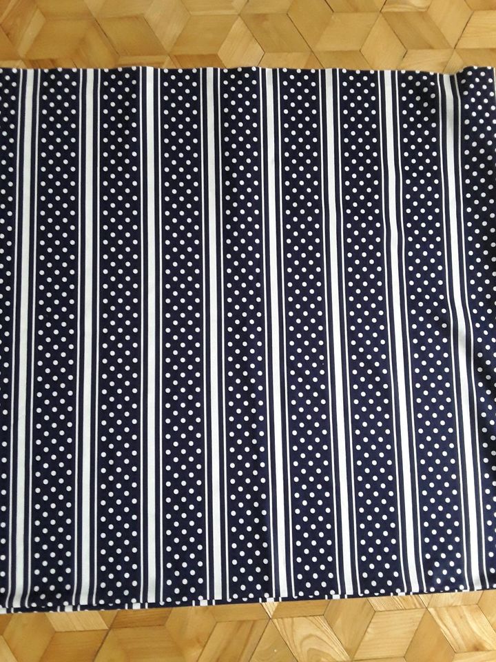 Stoff Polyester Stretch  1,50 × 1,55 cm in Detmold