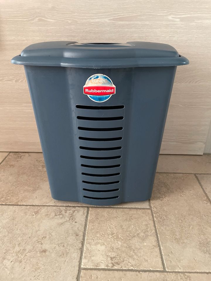 Rubbermaid Wäschesammler blau in Forstinning