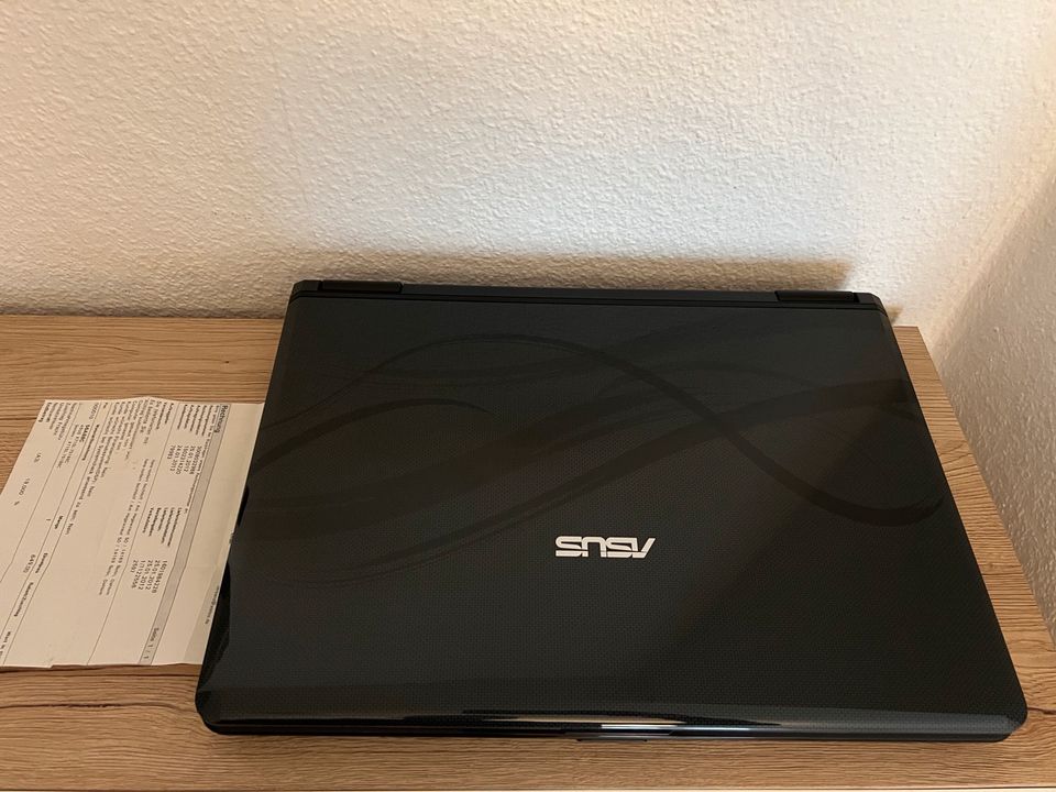 ASUS X71SL-7S188C Laptop Notebook + Rechnung in Berlin