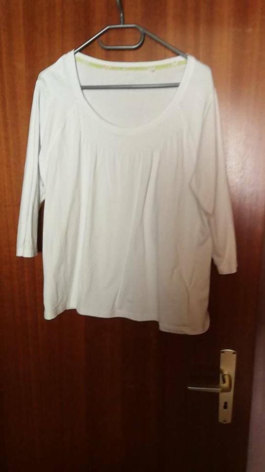 Hübsches StretchShirt mit passendem Loop -Gr.44/46- in Wiehl