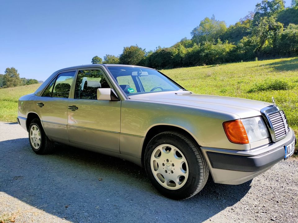 Mercedes Benz 230e w124 .132PS in Kulmbach