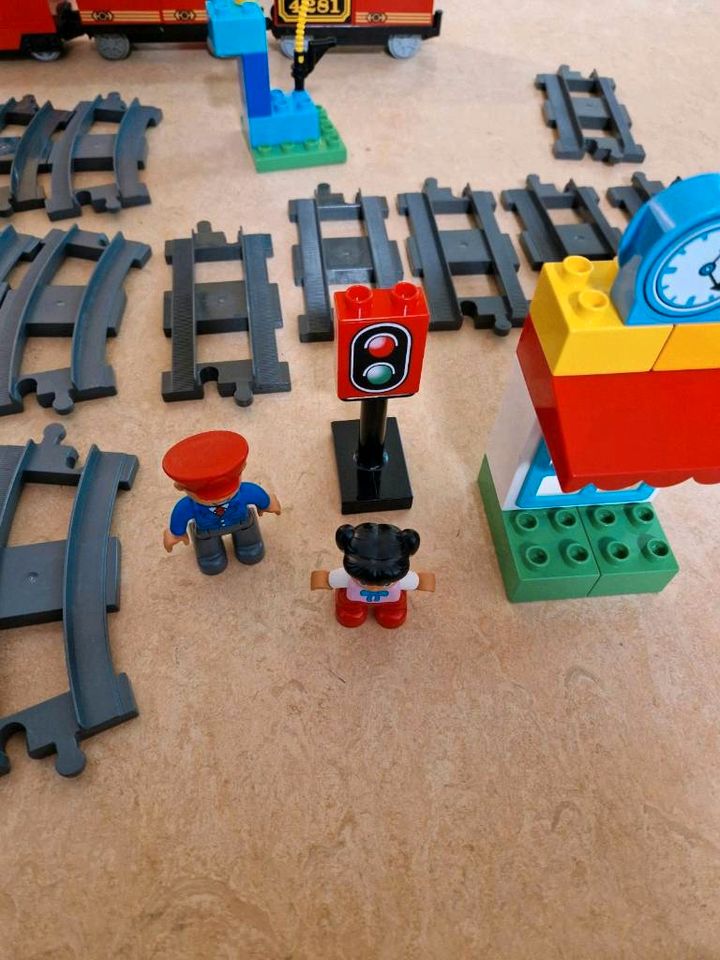 Lego Duplo Eisenbahn mit Brücke in Gauting