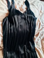 Kleid H&M top 34 schwarz Trägerkleid Schlitze Damenkleid Satin Bayern - Dingolfing Vorschau