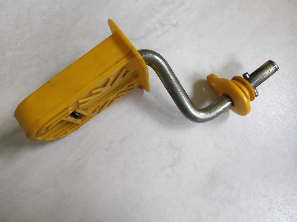 1 gelbes Pedal für Dreirad Achse 10 mm Kettler, Pedal gelb in Niederaula