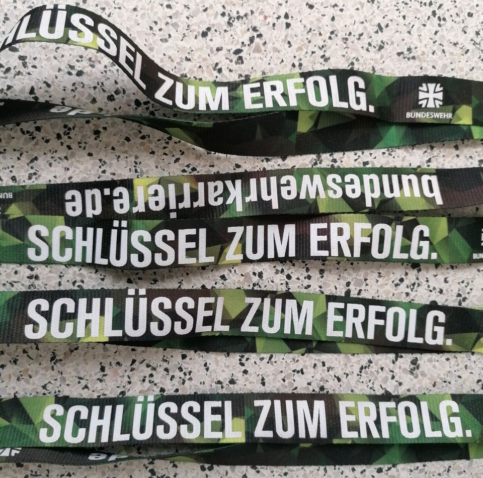 4 Bundeswehr Bw Schlüsselband Schlüsselanhänger Lanyard Flecktarn in Wiesbaden