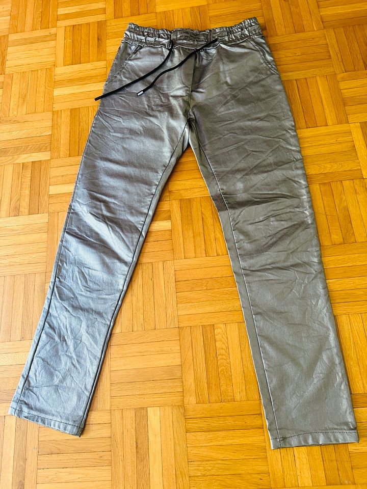 Jogpants, Schlupfhose Gr. 40, Leder Fake in Essen