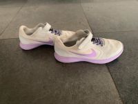 Nike Kinderturnschuhe Turnschuhe Sneaker EUR 35 UK 2,5 Frankfurt am Main - Innenstadt Vorschau