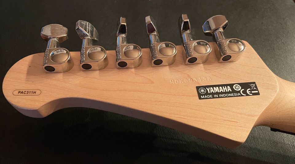 Yamaha Pacifica 311H in Aholfing