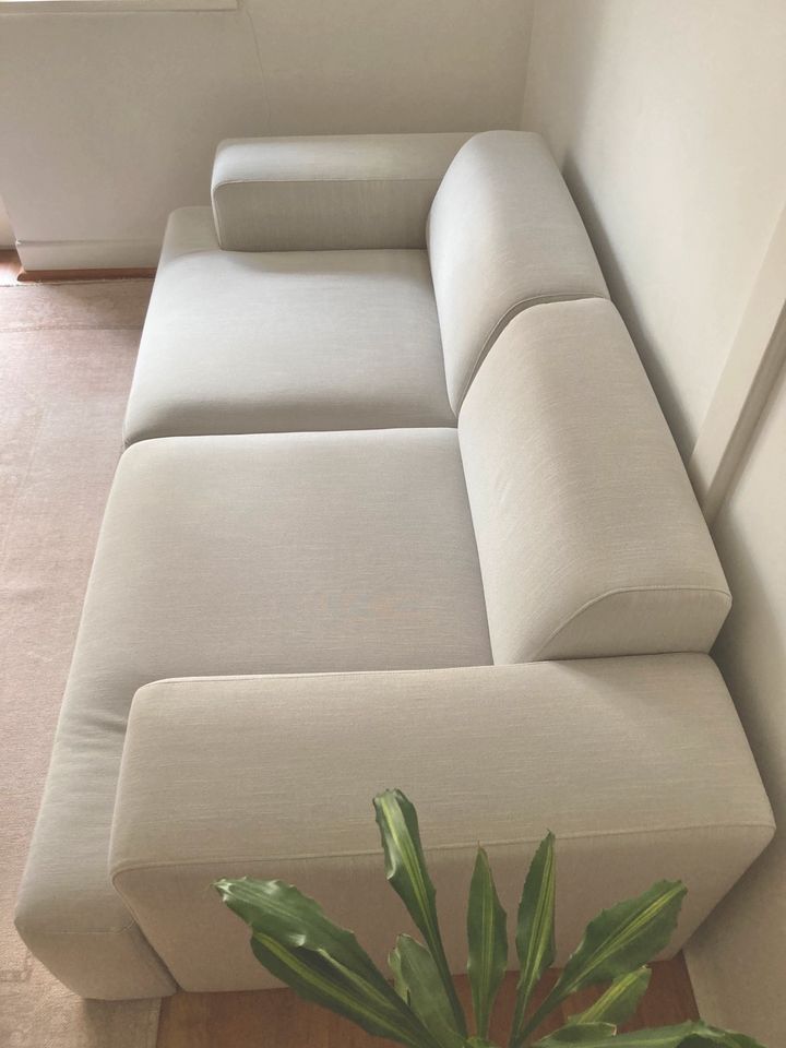 Sofa / Couch / Westwing / Melva / hellgrau / 2 Sitzer in Hamburg