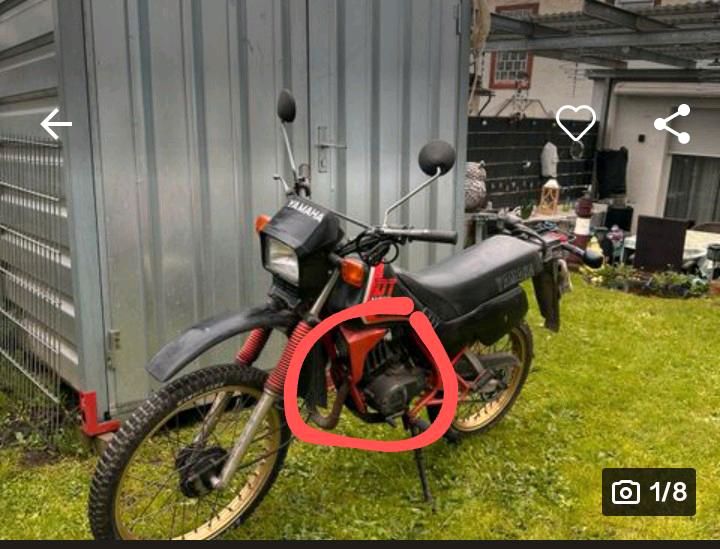 Suche die Seiten Verkleidung für die Yamaha dt 50 mx in Ravenstein