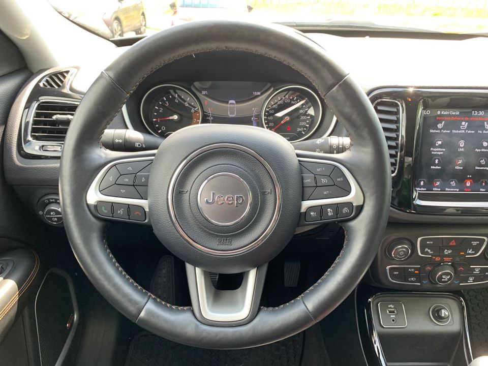 Jeep COMPASS Limited 1.4 MultiAir NAVI+LED+TEMPOMAT in Freiberg