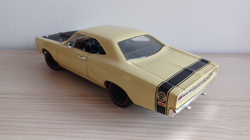 Ertl Dodge Charger Super Bee 1:18 Modellauto aus USA Sammlung RAR in Naila