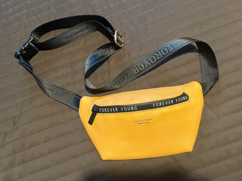 Bauchtasche gelb unisex NEU in Brandenburg - Schönefeld | eBay  Kleinanzeigen ist jetzt Kleinanzeigen