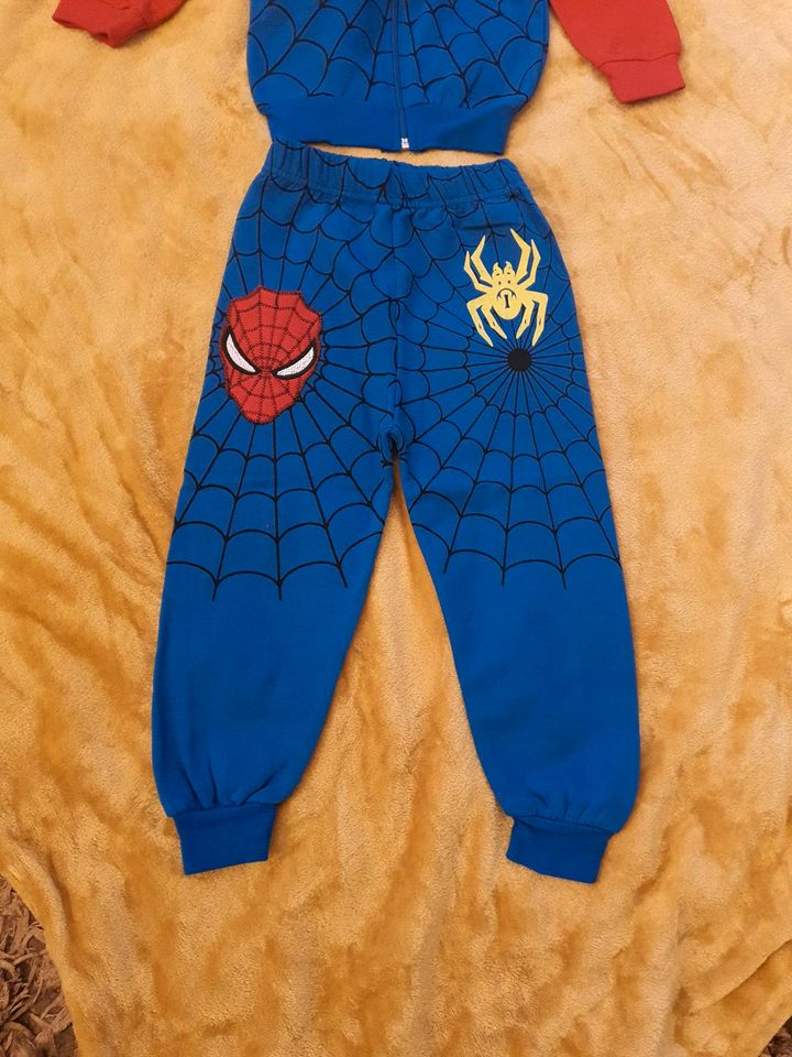 Neu Jungen Spiderman Anzüge/Kostüme Gr. 116/122/128/134 in Bremen