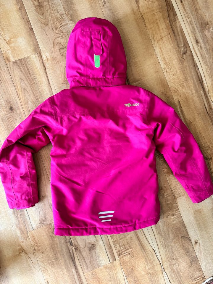 Trollkids Ski- / Winterjacke Holmenkollen pink grün Gr 140 in Göttingen