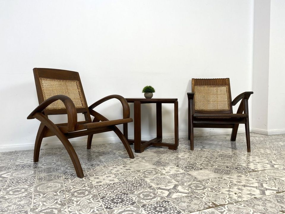 WMK Set aus 2 besonders schönen & raren Burmesischen Mid-Century Teak & Rohrgeflecht Sessel mit passendem Couchtisch # Easychair Relaxchair Lesesessel Stühle Rattansessel Designer Gartenmöbel Vintage in Berlin