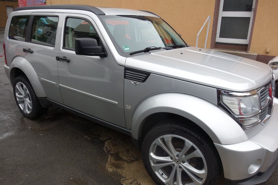 Dodge Nitro Tür Vorne Rechts und Tür Hinten Rechts Baujahr 2008 in Mülheim (Ruhr)