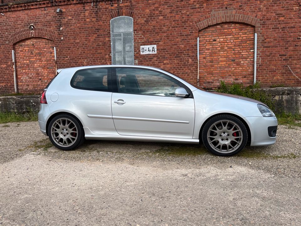 Golf GTI Edition 30 Schalter 2-Türer TÜV 12/25 in Greven