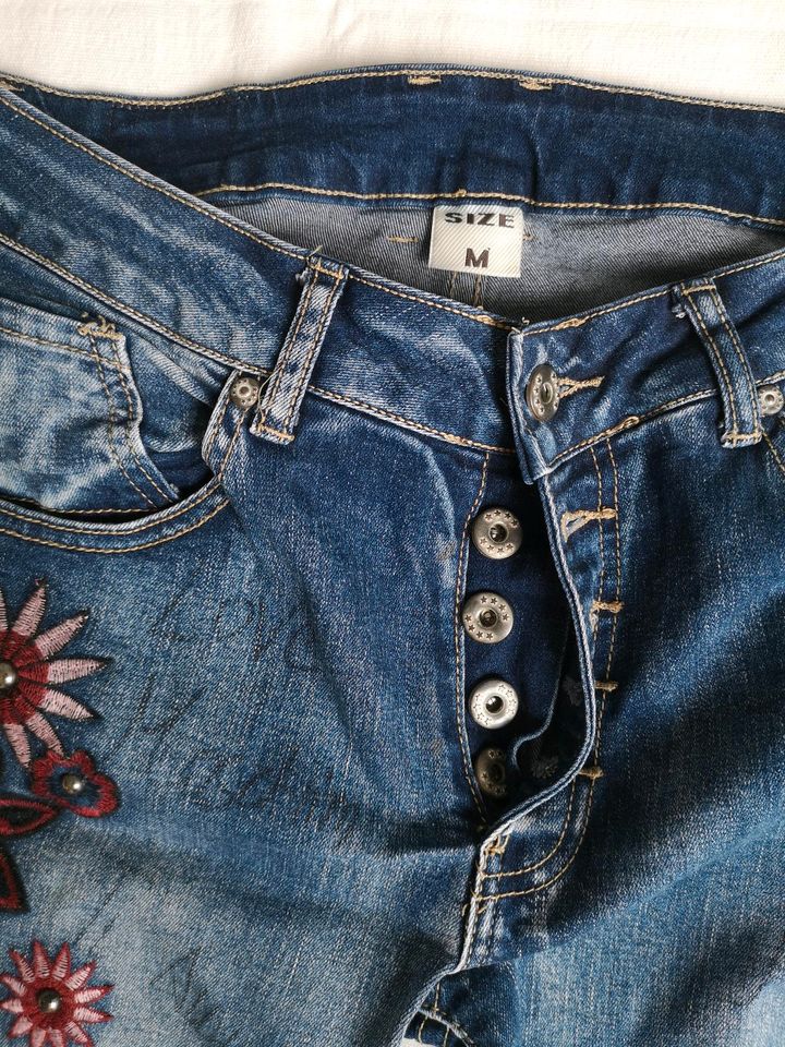 Blumen Jeans Hippie 36-38 Italy in Korschenbroich