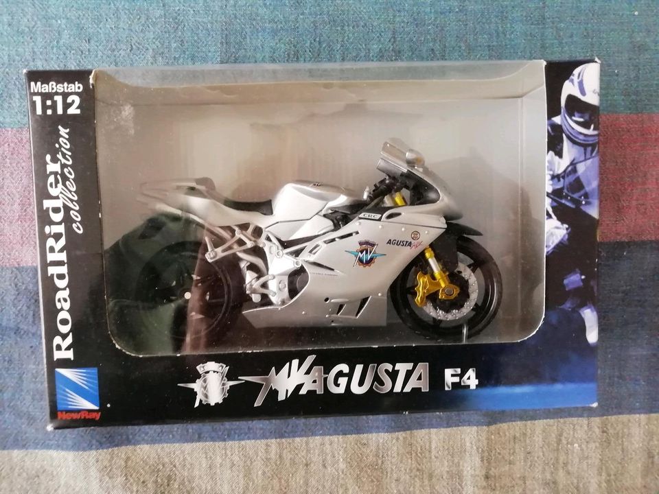 Roadrider collection MV Augusta F4 Silber 1:12 in Tauberbischofsheim