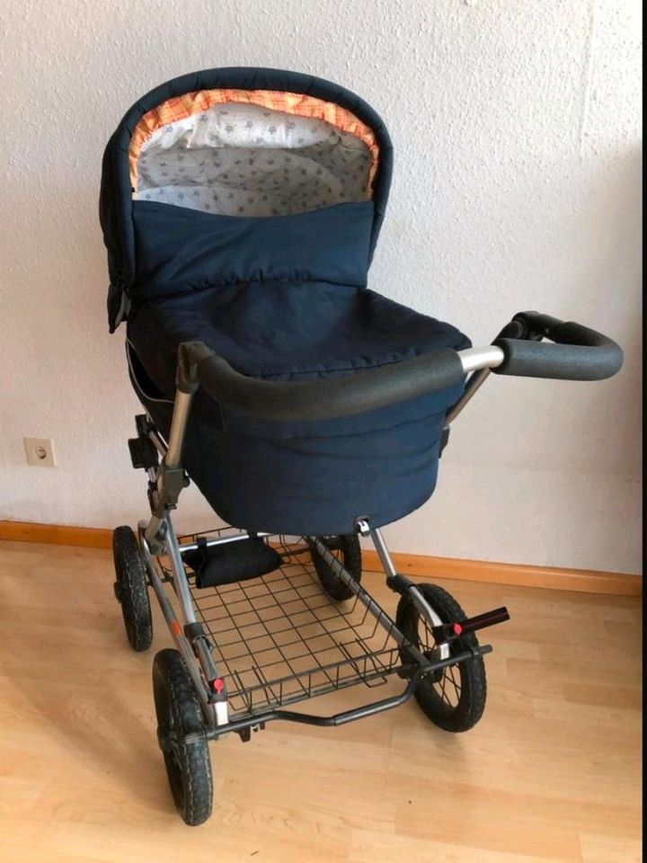 TOP EMMALJUNGA Kinderwagen - super gepflegt - mit Luftreifen in Baierbrunn