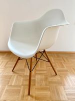 Vitra Eames Plastic Armchair, DAW Weiss in sehr gutem Zustand Berlin - Pankow Vorschau