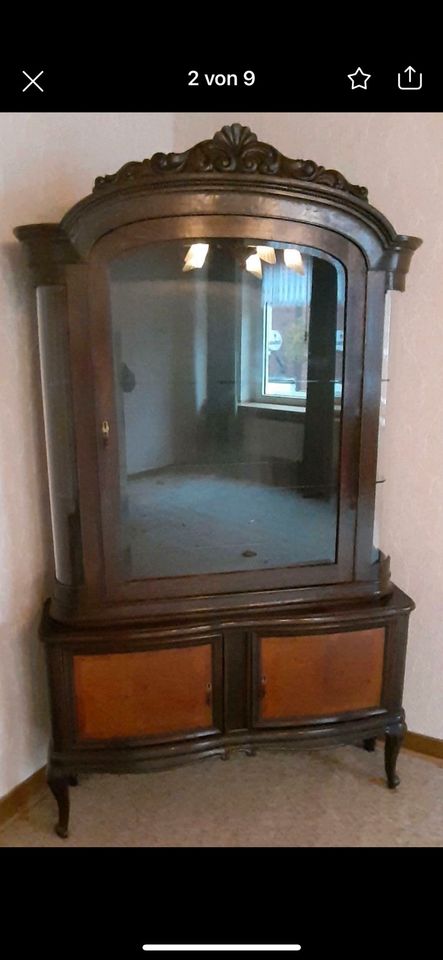 Chippendale Eckvitrine und passendes Sideboard/ Anrichte in Laatzen