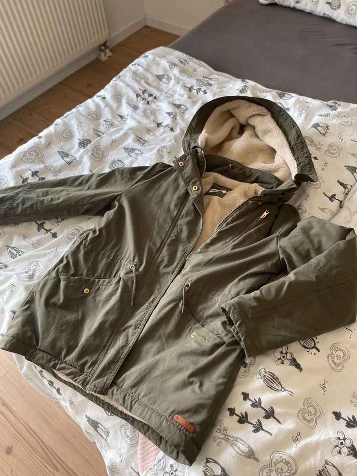 Parka Übergangsjacke Jacke Mantel Mädchen H&M 158 Khaki grün in Kirchberg