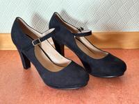 High Heels Pumps schwarz neu Gr. 38 mit Riemchen Hessen - Neustadt Vorschau