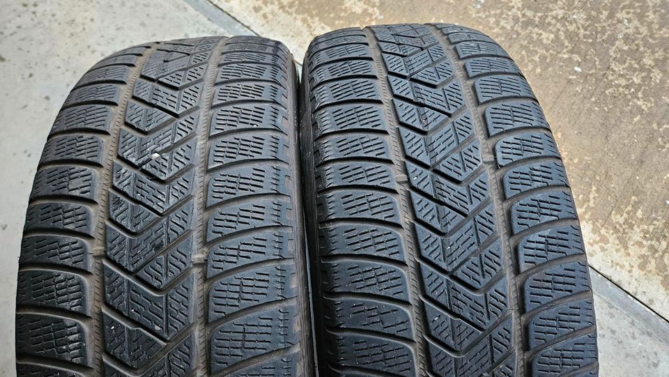 2 Winterreifen Pirelli SottoZero3 235/55R19 105V 4-5mm Dot2020 in Philippsburg