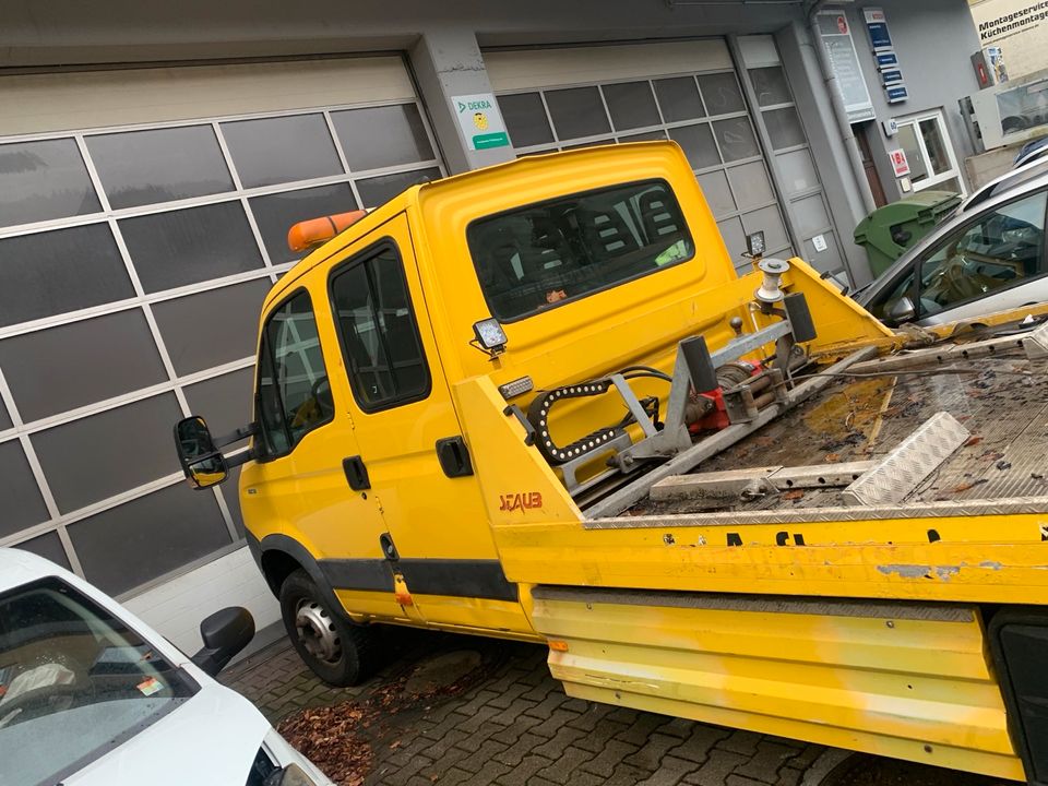 Iveco Daily Abschleppwagen mit schiebeplato !! in Schömberg b. Württ