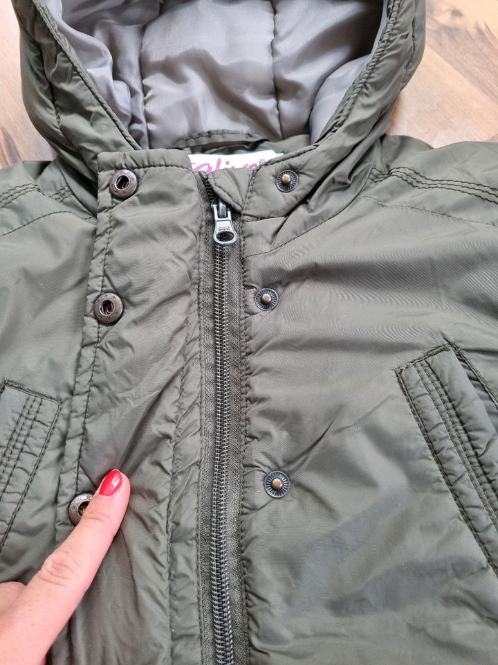 Winterjacke Gr. 140, khaki   unisex in Hirschaid