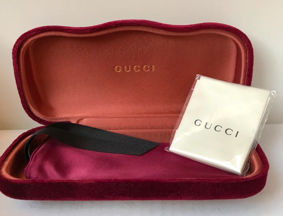 ORIGINAL GUCCI - BRILLENETUI * MIT PUTZTUCH * KAMINROT * NEU in Duisburg -  Rheinhausen | eBay Kleinanzeigen ist jetzt Kleinanzeigen