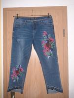 Jeans 7/8 Blumendruck Größe M Sachsen - Zwoenitz Vorschau
