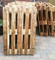 Holzpaletten 120 x 80 cm sehr stabil geflammt ideal für Möbelbau Nordrhein-Westfalen - Krefeld Vorschau