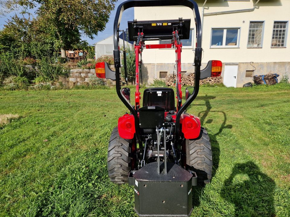 TYM Kleintraktor, Kommunaltraktor, Frontlader in Niederaula