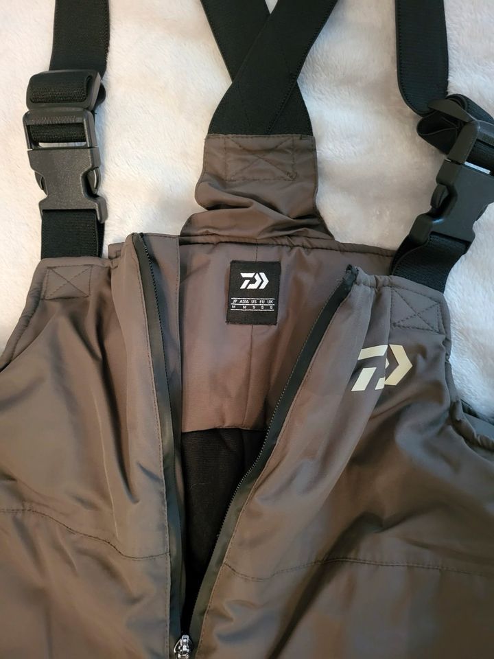 Daiwa Winteranzug Gr. S Carp Winter Suit Thermo Anzug wie neu in Schwaigern