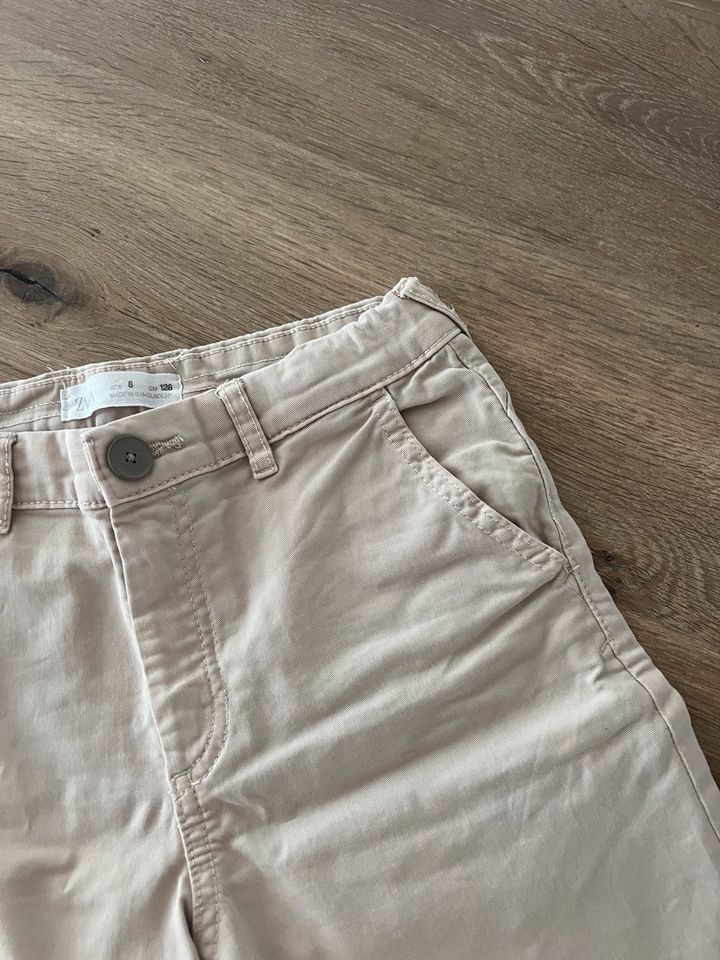 Zara Hose Short Shorts 128 beige in St. Leon-Rot