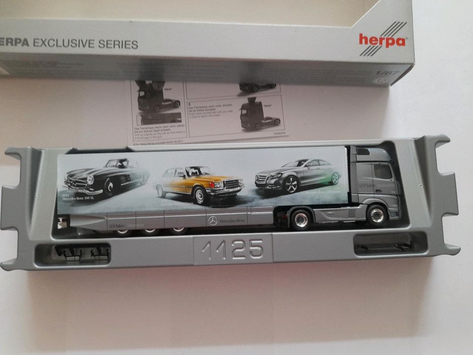 Herpa 159067 MB Actros Giga 2011 Kühlkoffer " 125 Jahre  Automobi in Hannover